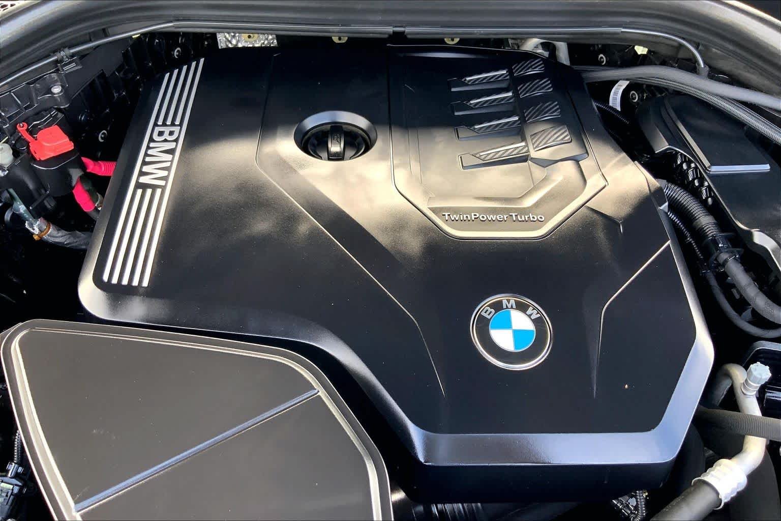 Used 2022 Black Sapphire Metallic BMW xDrive30i image 32