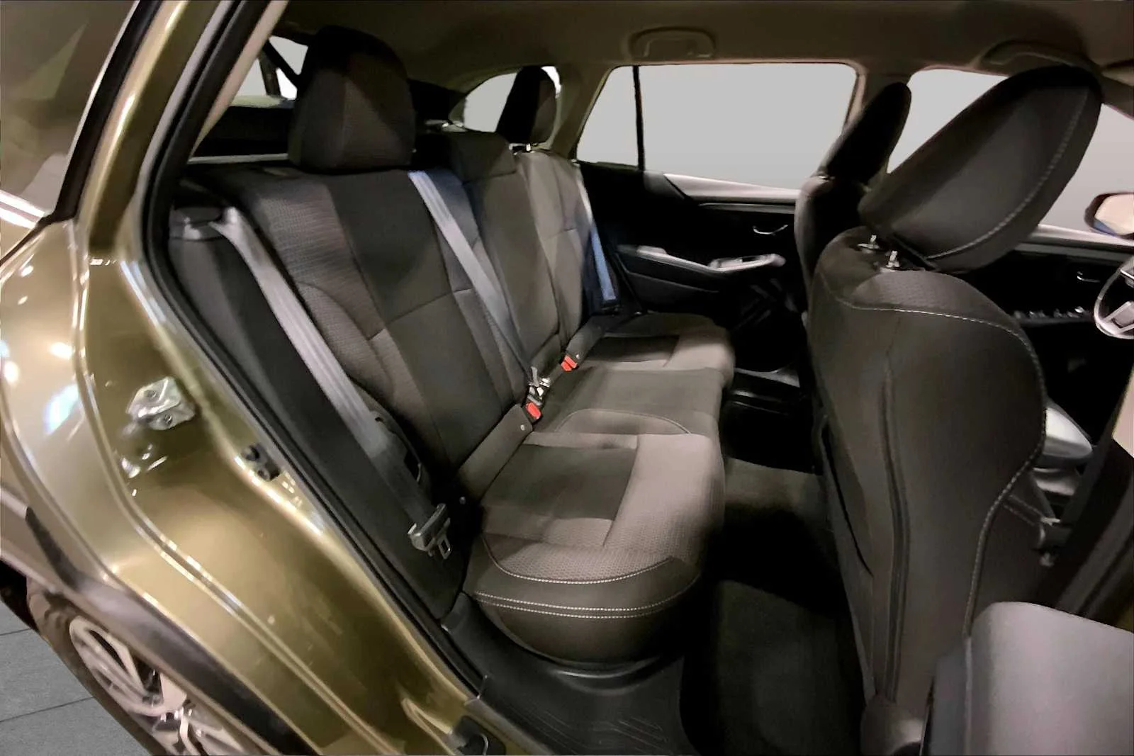 Certified Used 2024 Autumn Green Metallic Subaru Premium image 19