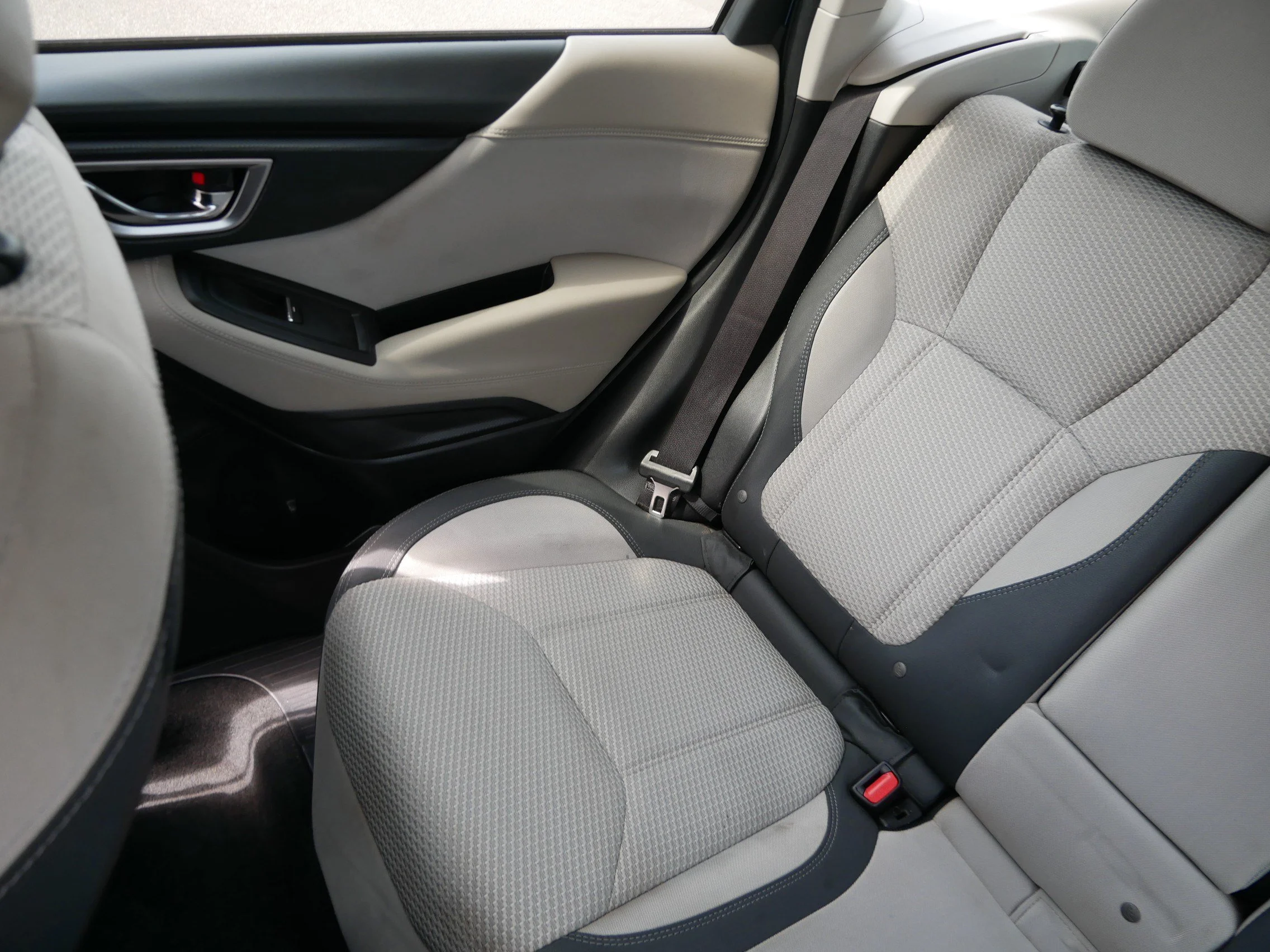 Used 2020 Horizon Blue Pearl Subaru Premium image 12