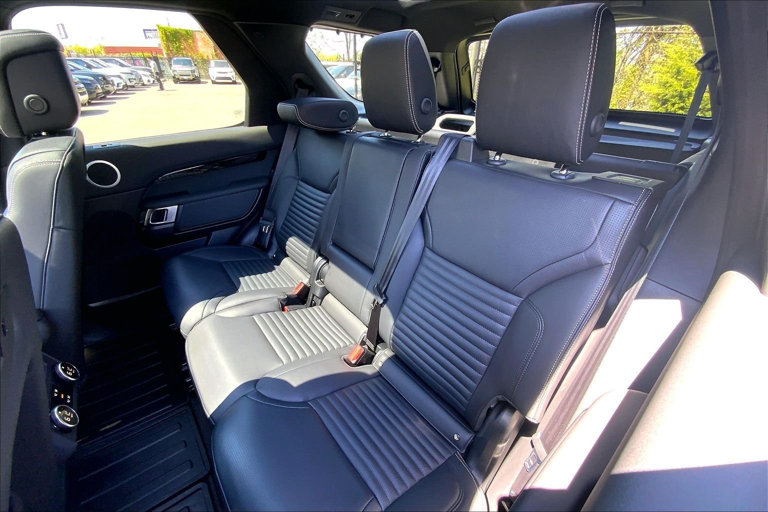 Certified Used 2025 Silicon Silver Premium Metallic Land Rover S image 20