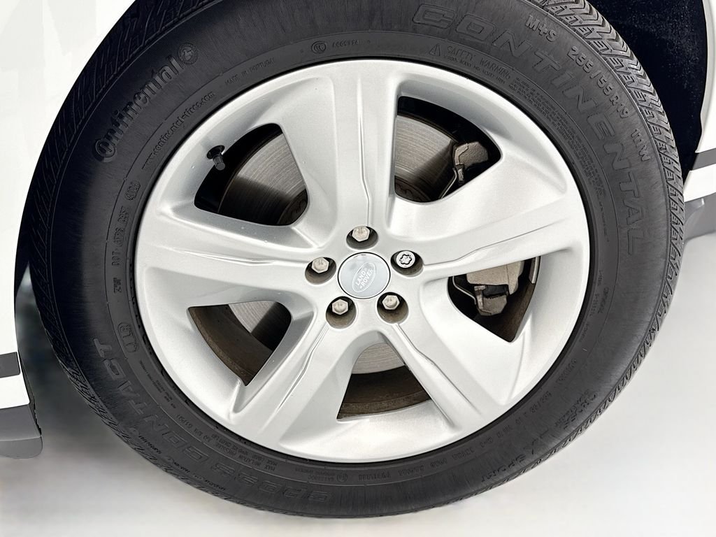 Certified Used 2026 Fuji White Land Rover S image 29