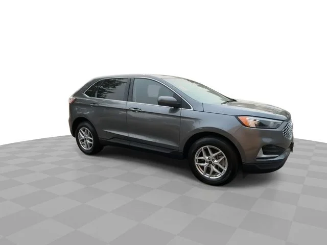 Used 2024 Gray Ford SEL image 3