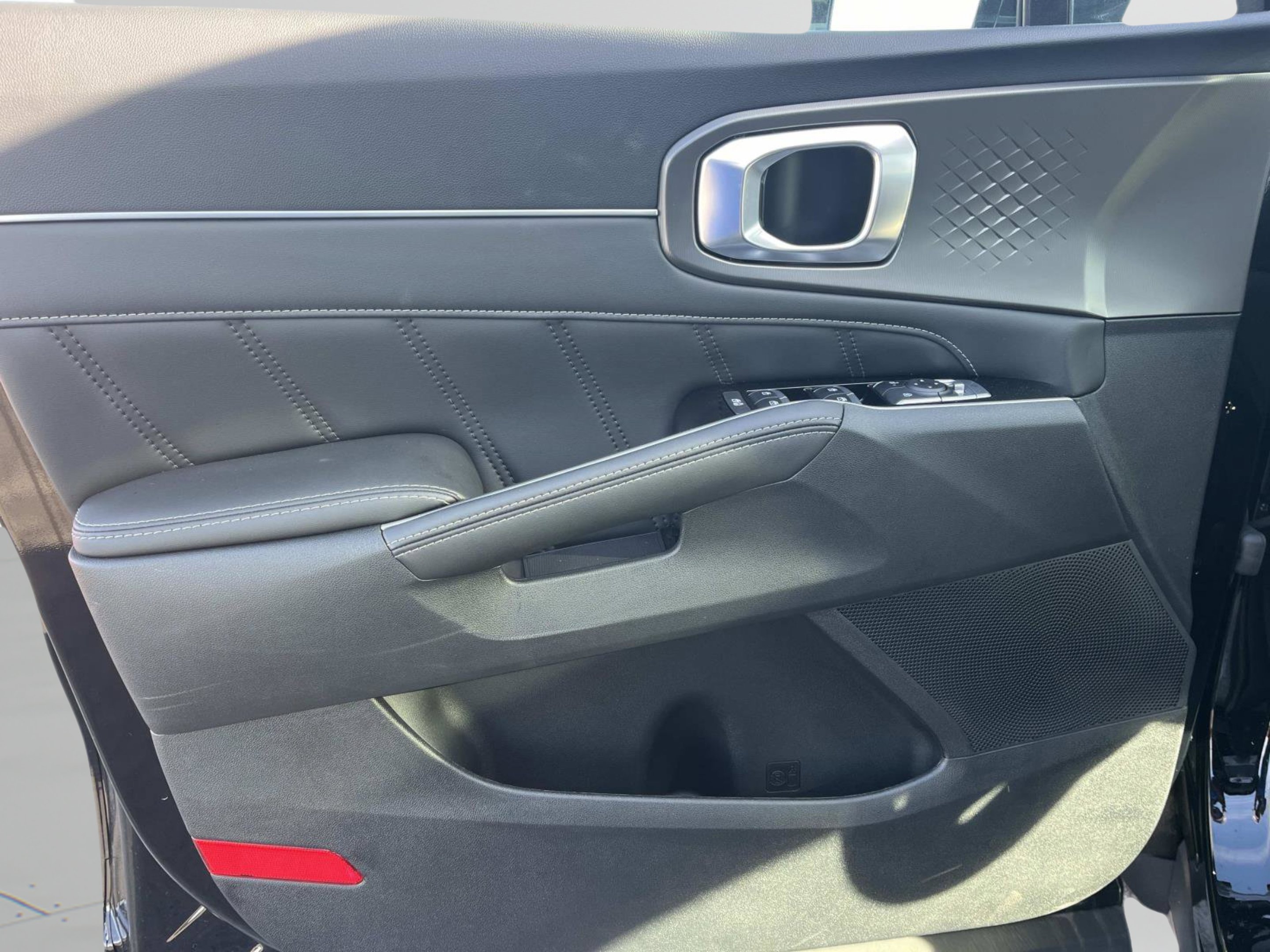 2025 Kia Sorento SX - Photo 23