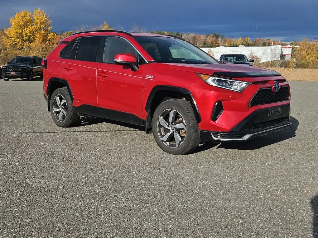 Used 2021 Supersonic Red Toyota SE image 3