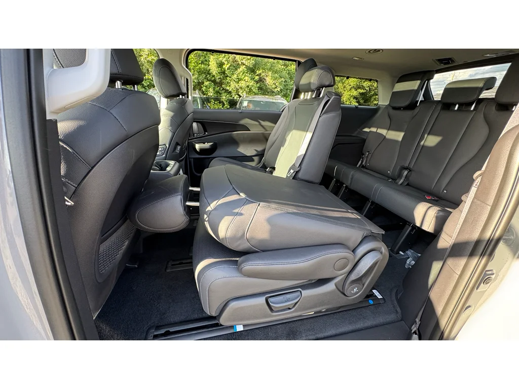 New 2026 Ceramic Silver Kia SX Prestige image 22