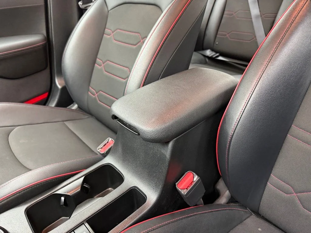 Used 2023 White Kia GT image 24