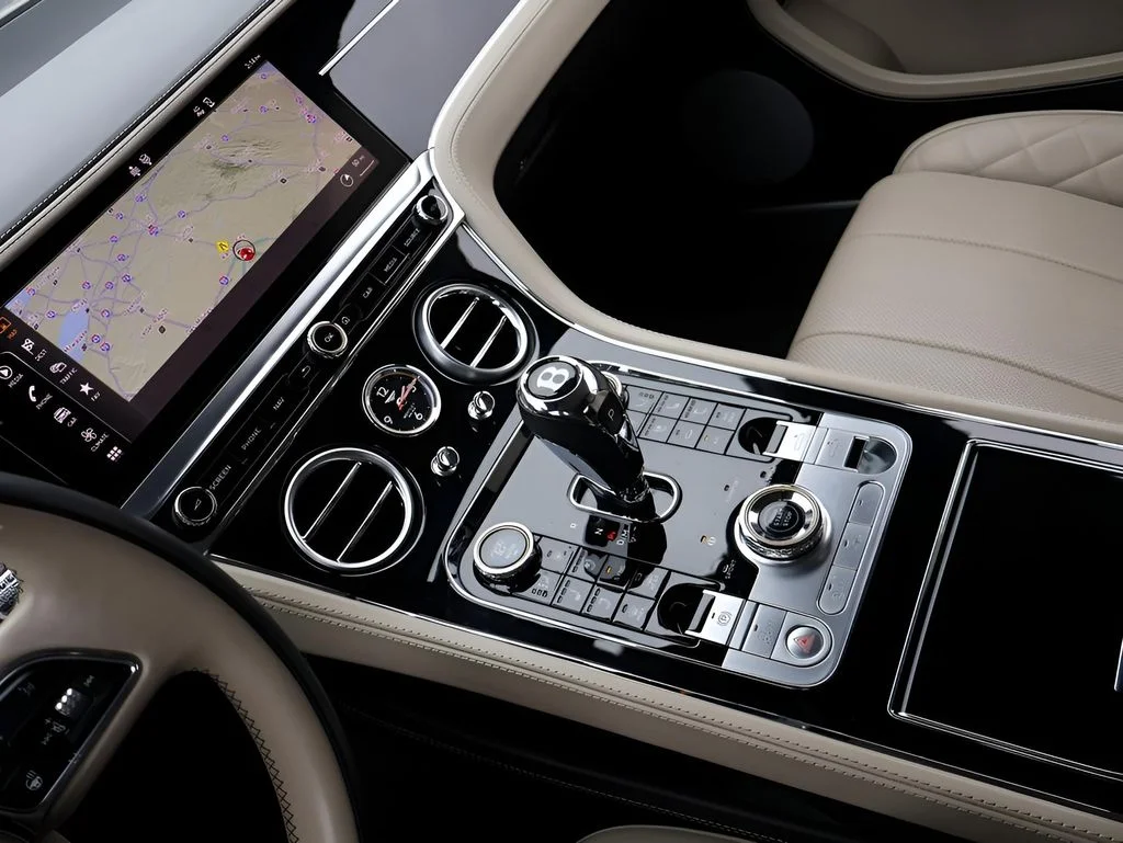Used 2022 Cambrian Gray Metallic Bentley V8 image 21
