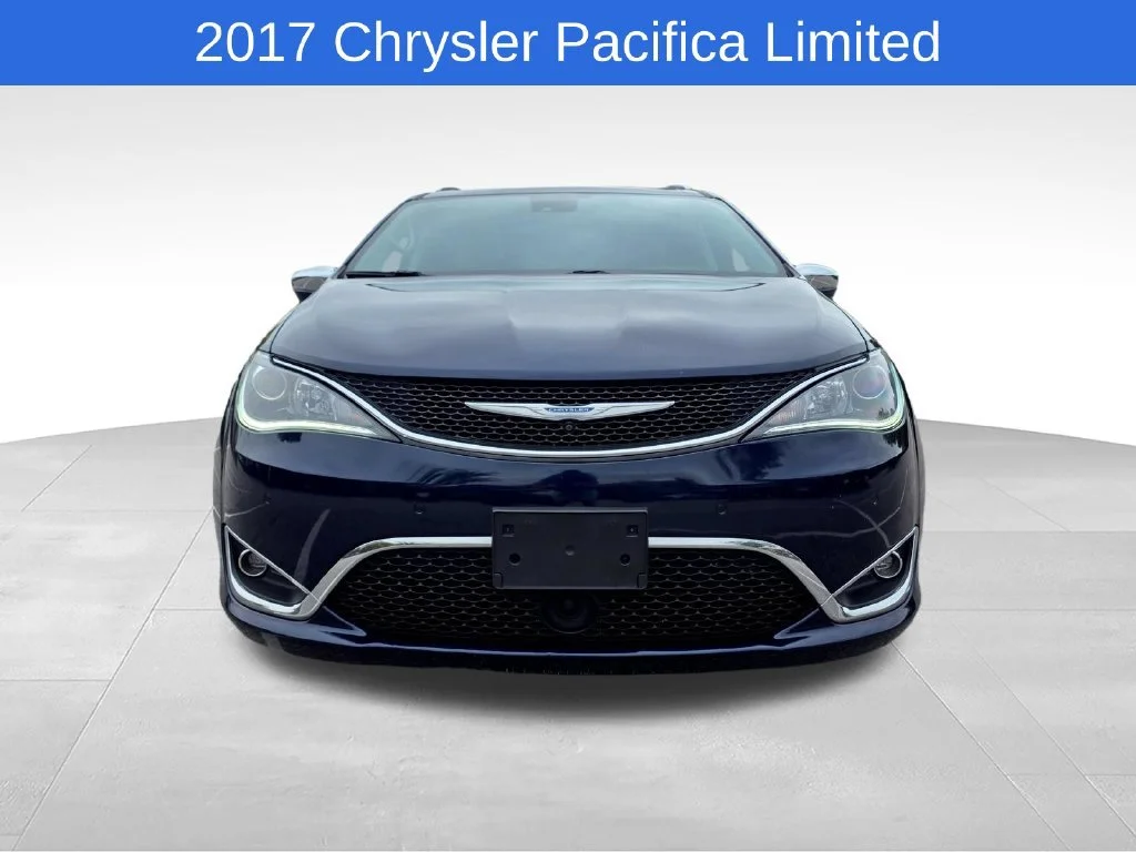 Used 2017 Blue Chrysler Limited image 9