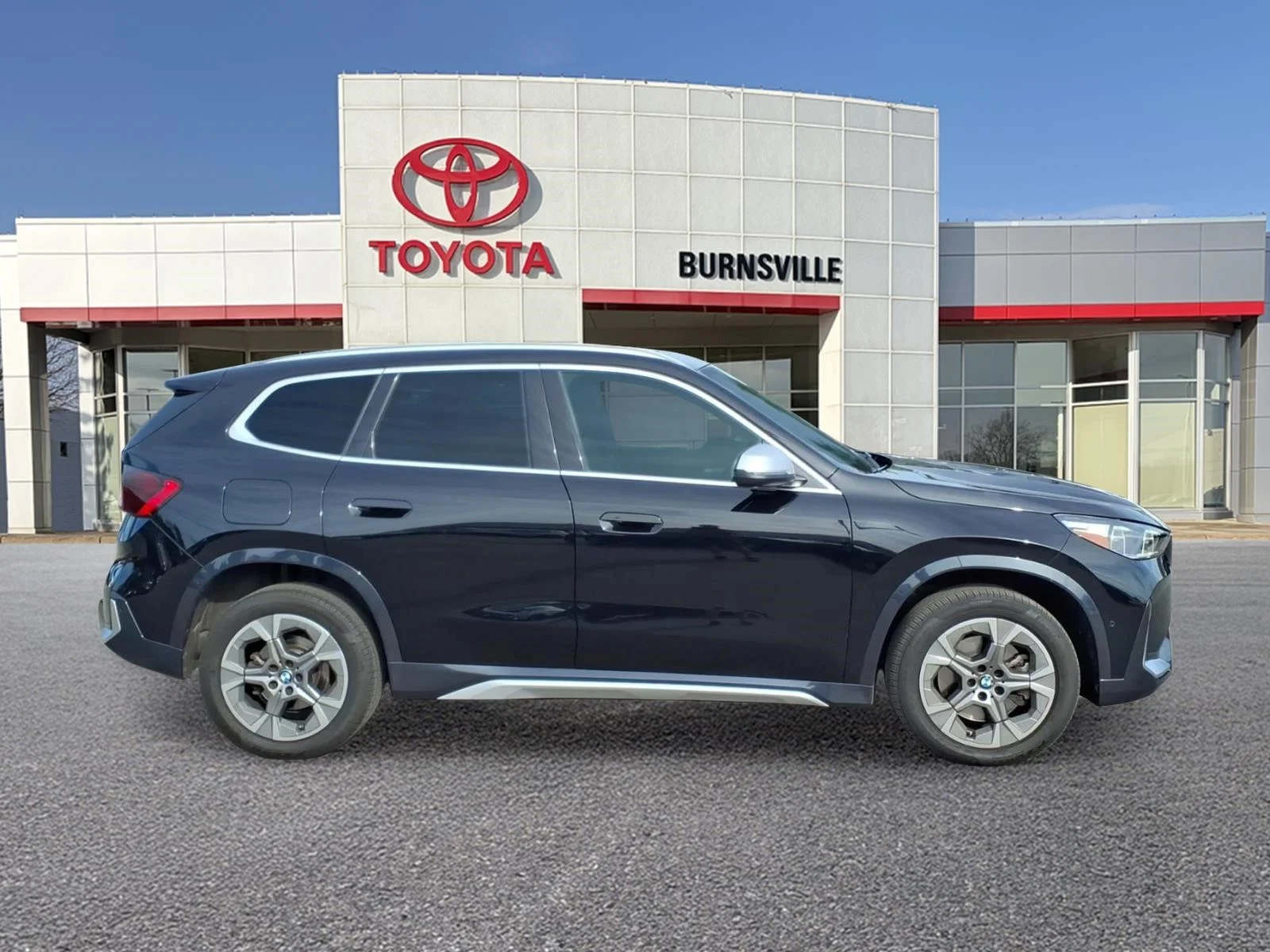 Used 2024 BMW X1 28i with VIN WBX73EF0XR5Y49307 for sale in Burnsville, Minnesota