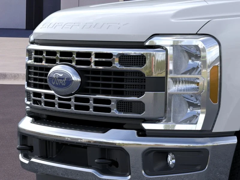 New 2026 Oxford White Ford XLT image 17