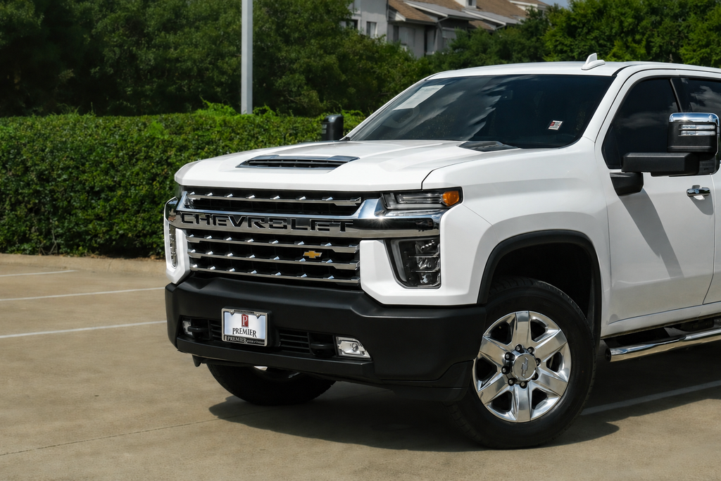 Used 2020 White Chevrolet LTZ image 4