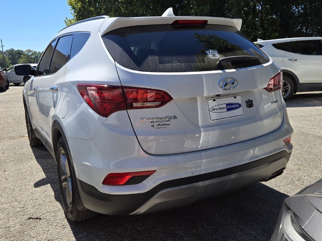 Used 2017 White Hyundai 2.4 Base image 3