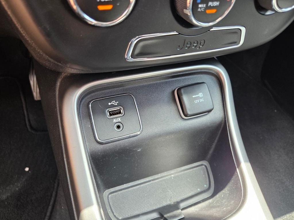 Used 2018 Black Jeep Sport image 25