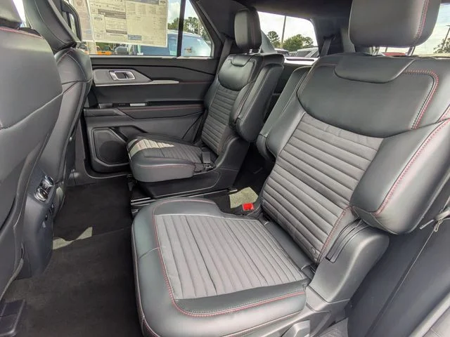 New 2026 Star White Metallic Tri-Coat Ford ST-Line image 14