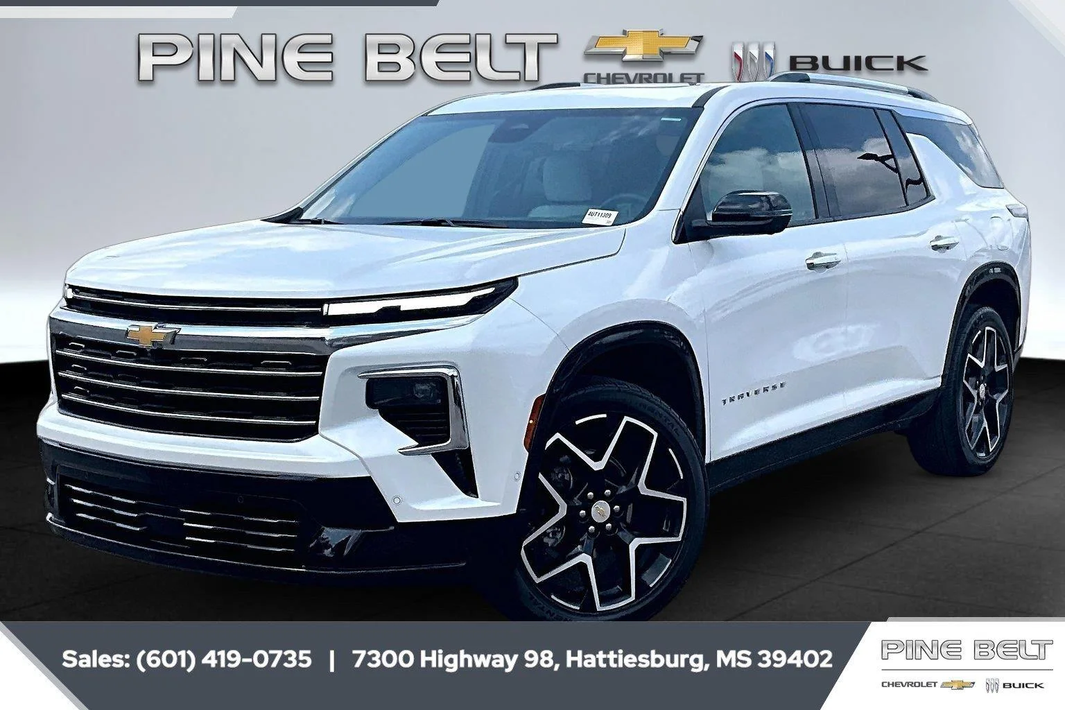 Used 2025 Iridescent Pearl Tricoat Chevrolet High Country image 10