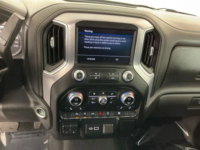 Used 2020 Blue GMC Elevation image 17