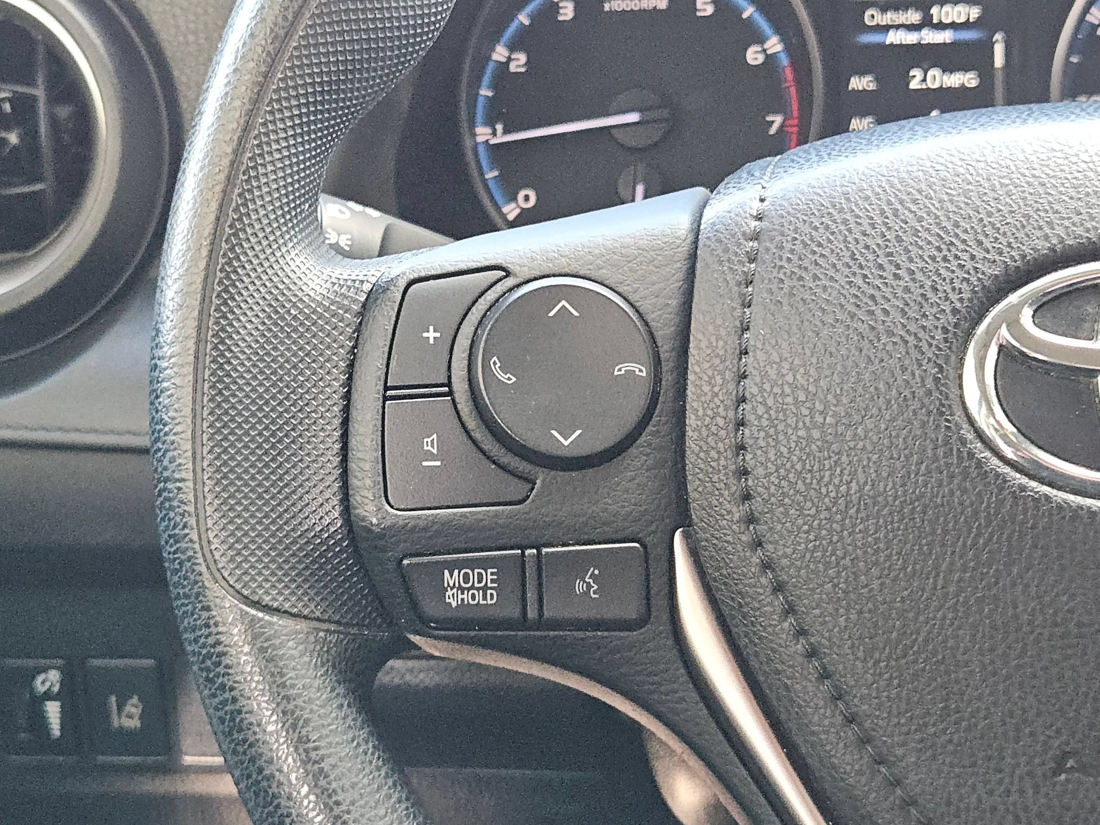 Used 2018 Maroon Toyota LE image 21