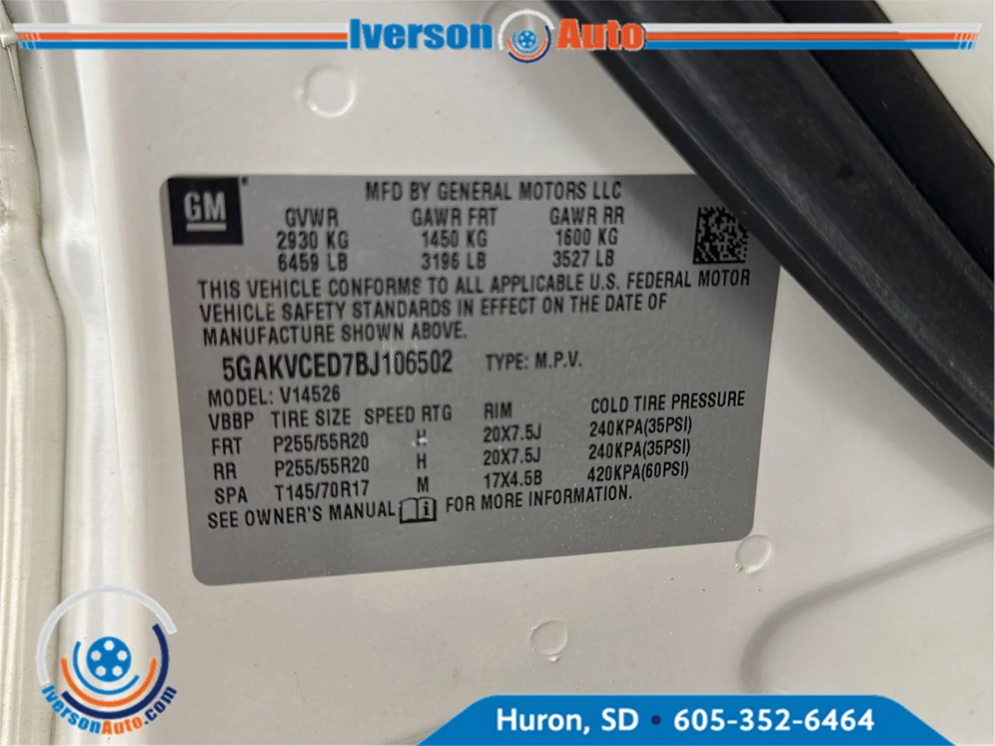 Used 2011 White Diamond Tricoat Buick CXL-2 image 12