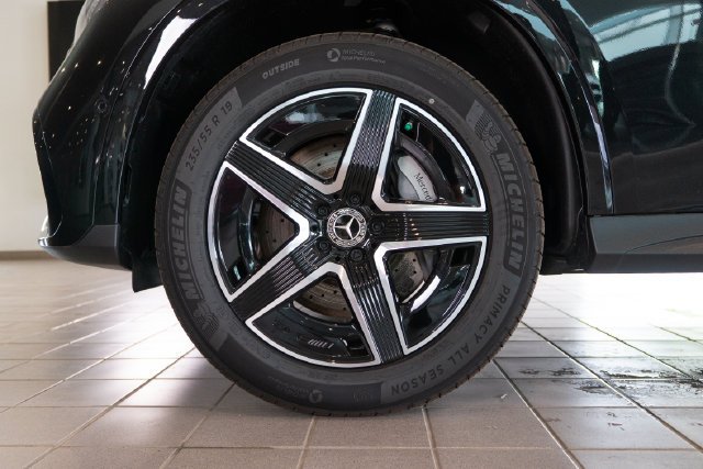 New 2027 Obsidian Black Metallic Mercedes-Benz GLC 300 image 44