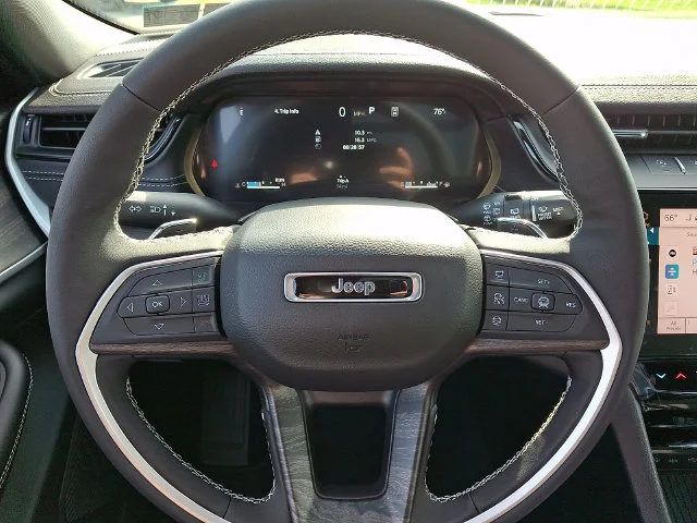 New 2027 White/off-white Jeep Limited image 15
