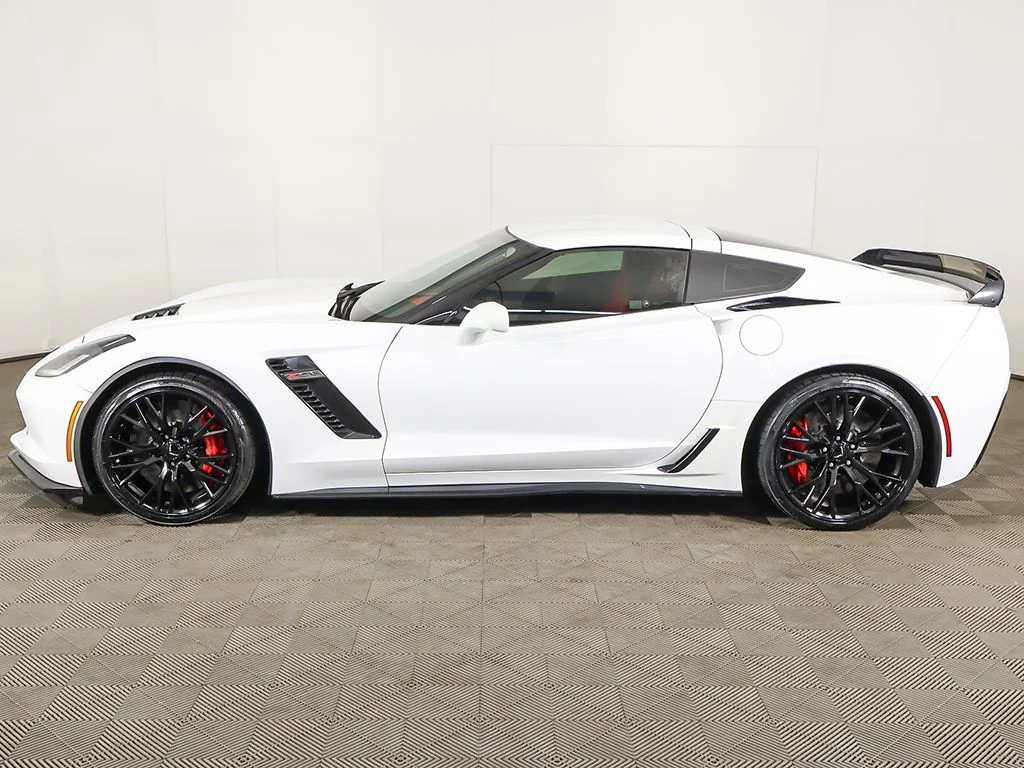 Used 2017 Arctic White Chevrolet Z06 image 17