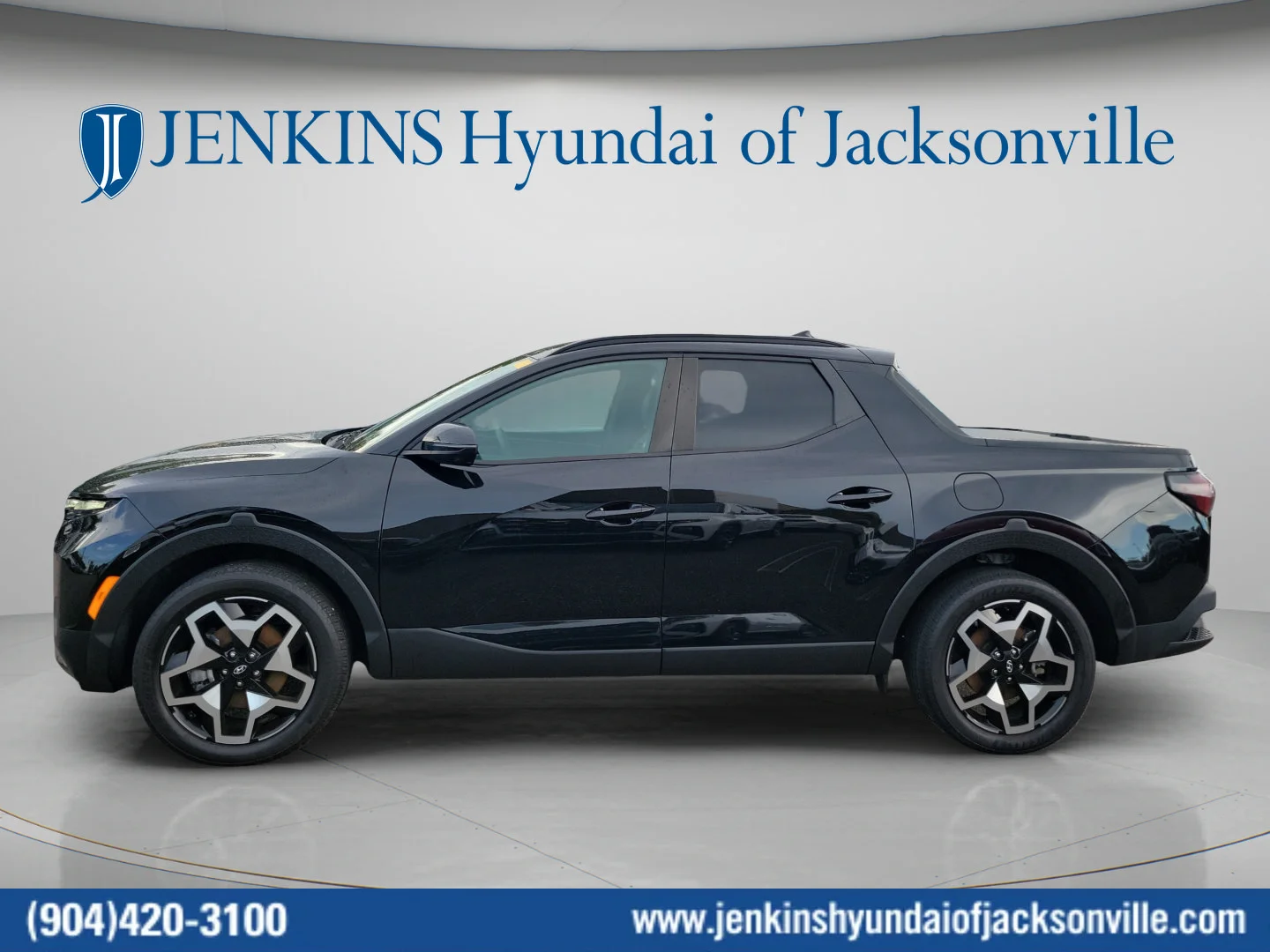 Used 2023 Phantom Black Hyundai Limited image 6