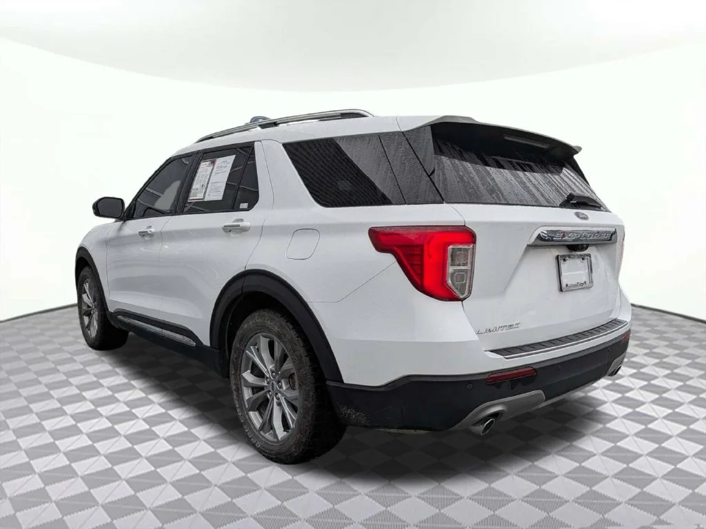 Certified Used 2023 Oxford White Ford Limited image 5