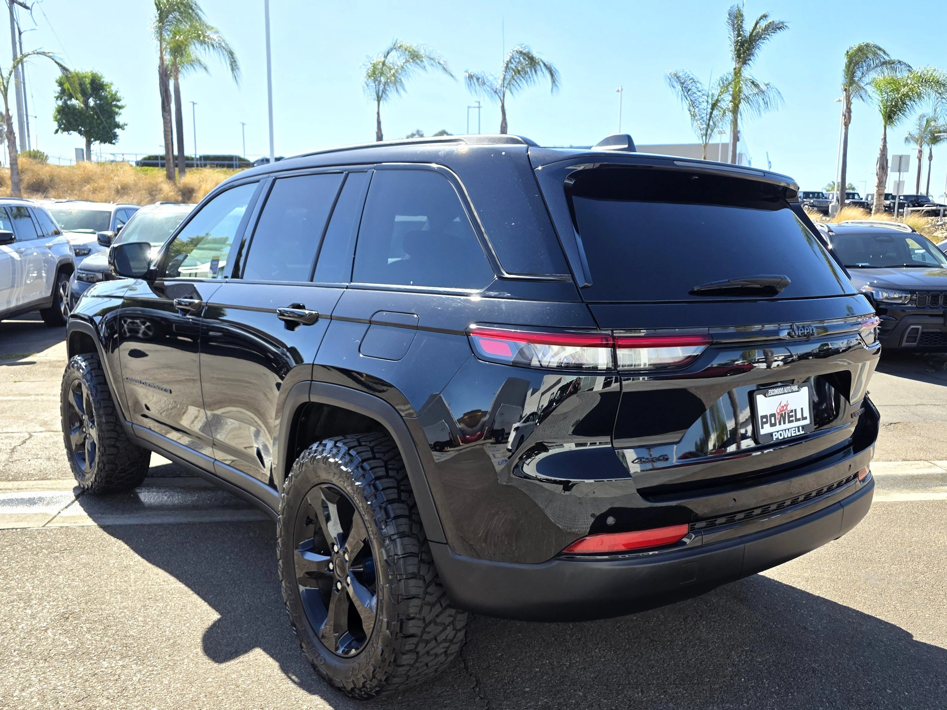 Certified Used 2023 Diamond Black Jeep Limited image 3