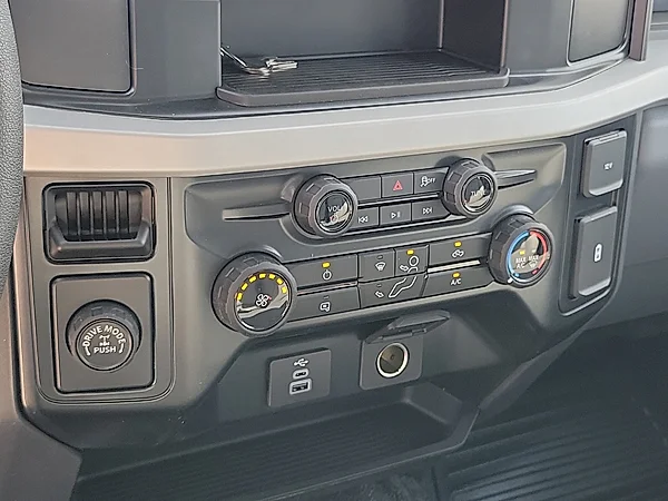 2026 Ford F-350 Super Duty Chassis Cab XL - Photo 17