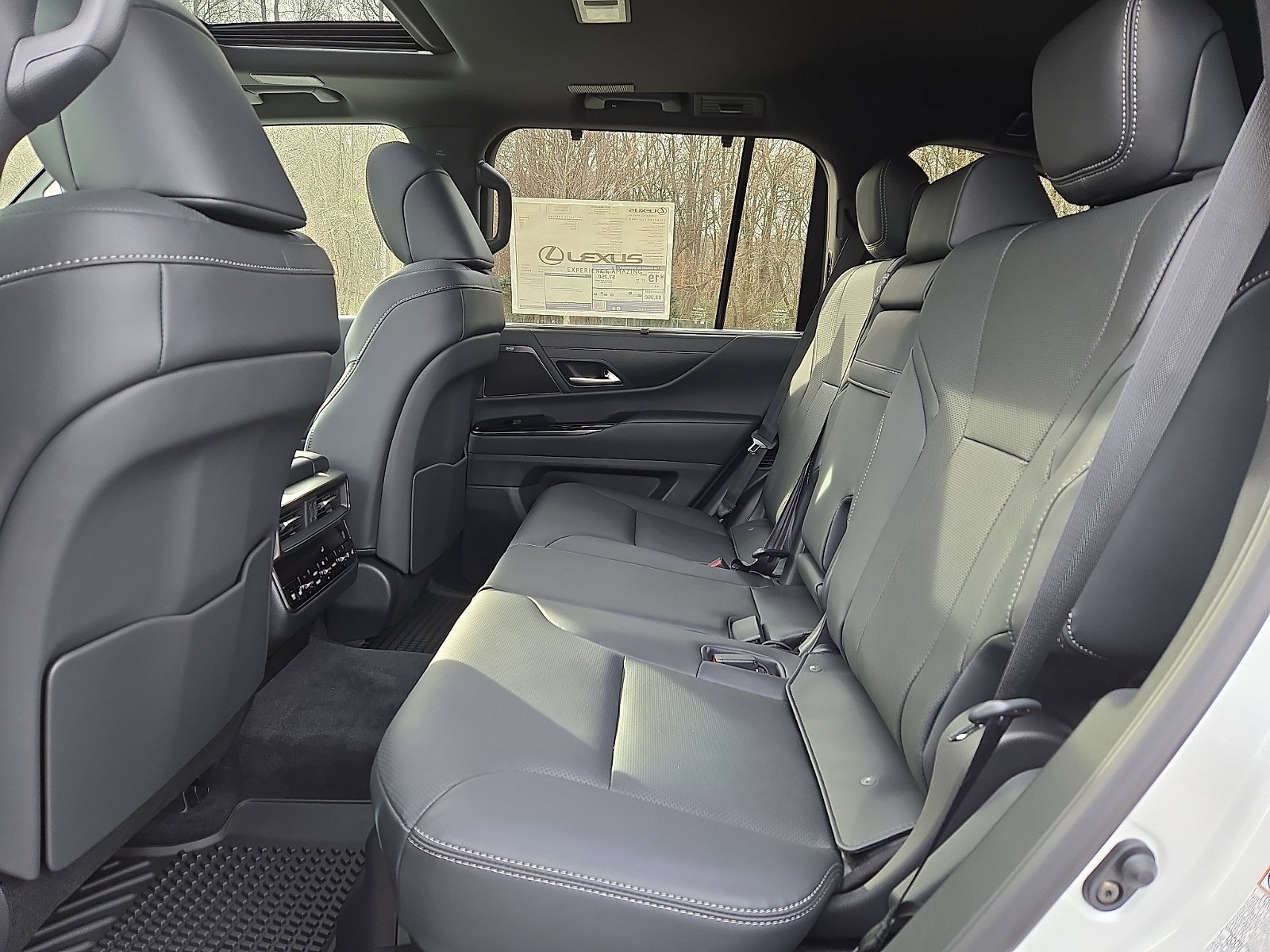 2025 Lexus LX 600 Luxury - Photo 6