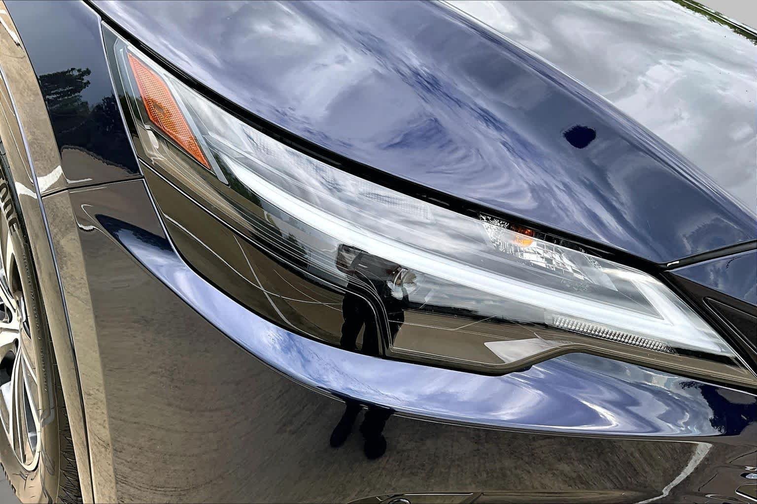 Used 2025 Nightfall Mica Lexus Premium image 28