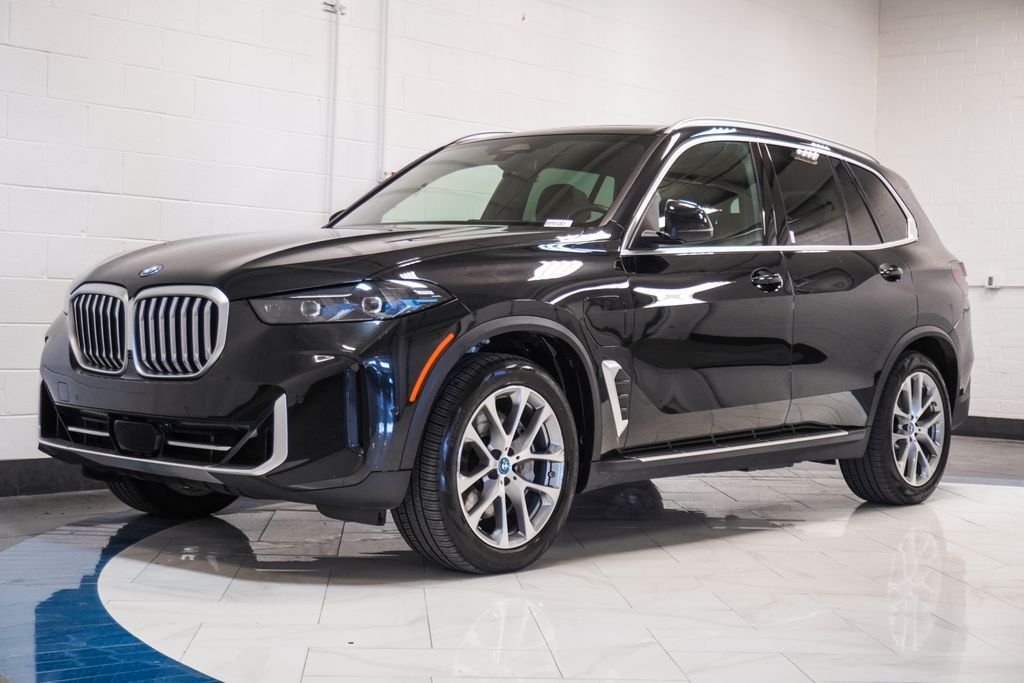Used 2025 Black BMW xDrive50e image 4