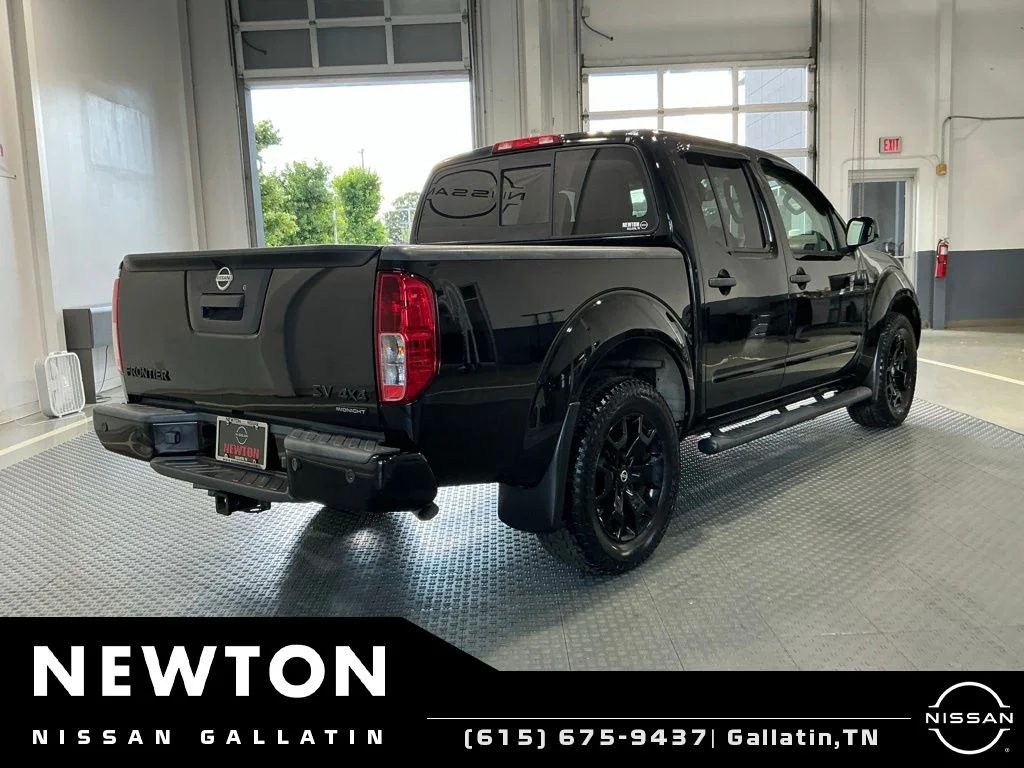 Used 2018 Magnetic Black Nissan SV image 21