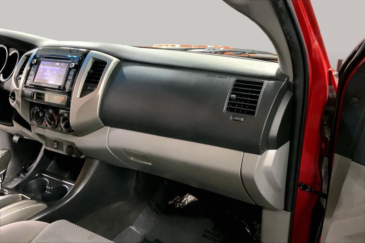 Used 2015 Barcelona Red Metallic Toyota  image 19