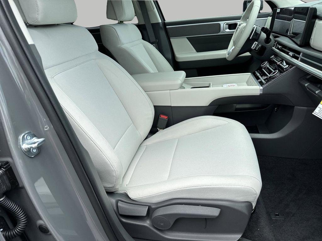 New 2026 Hampton Gray Hyundai SE FWD image 26