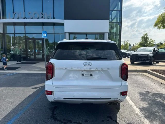 Used 2022 White Hyundai Limited image 4