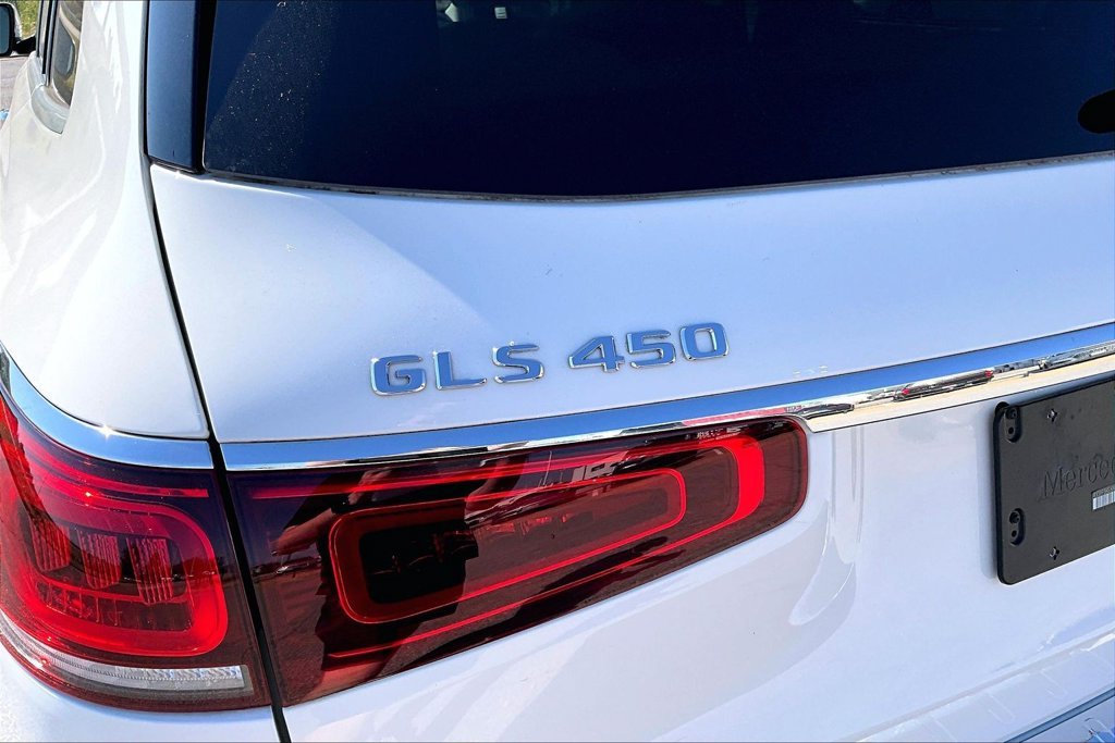 Used 2022 White Mercedes-Benz GLS 450 image 30