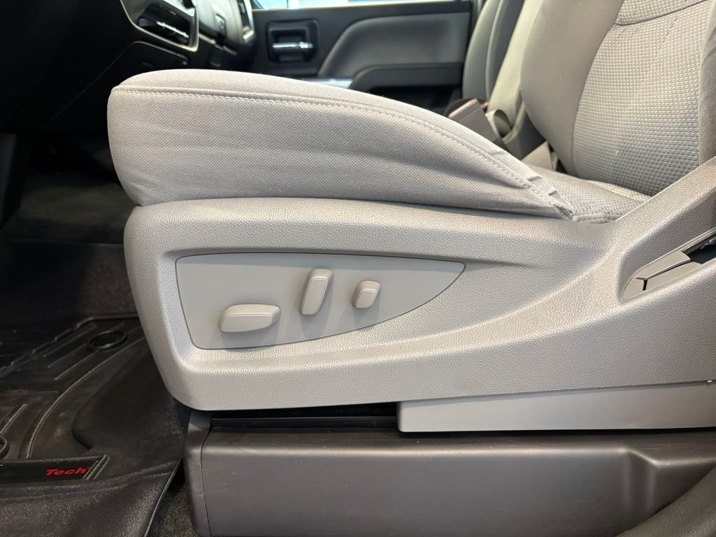Used 2014 Red Chevrolet LT image 16