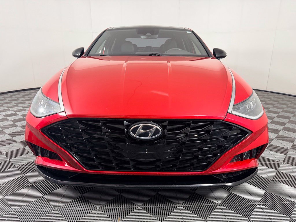 Used 2020 Red Hyundai SEL Plus image 3