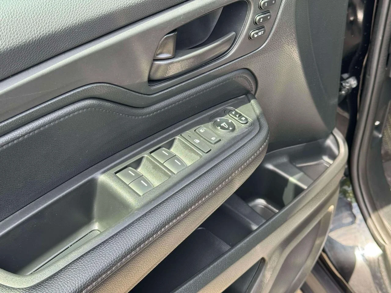 2023 Honda Odyssey EX-L - Photo 23