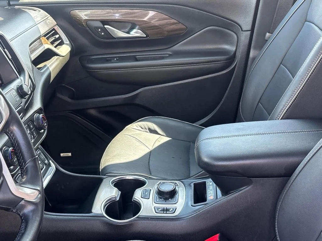 Used 2021 Silver GMC Denali image 9