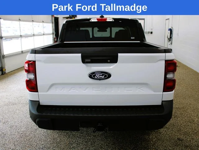 Used 2025 Oxford White Ford Lariat image 4