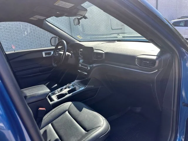 Used 2020 Blue Metallic Ford XLT image 9