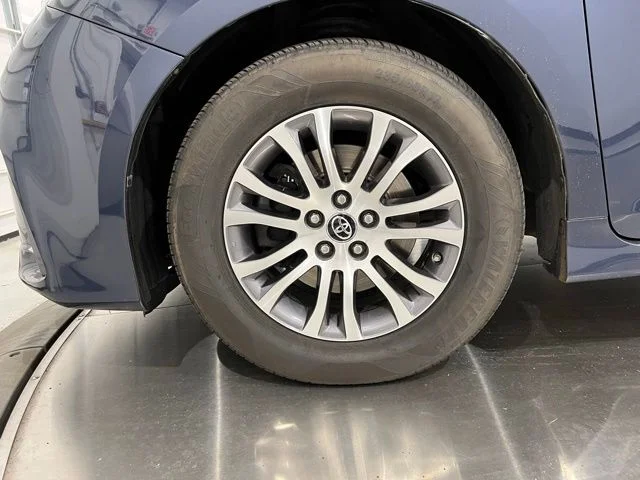 2019 Toyota Sienna XLE - Photo 26