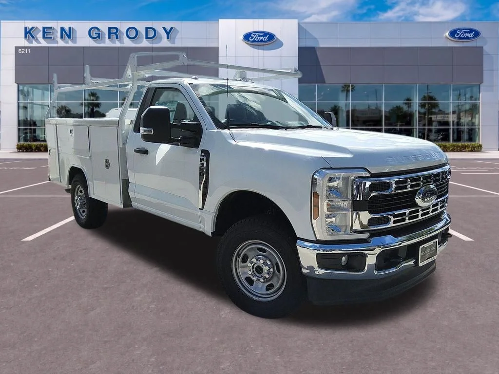2025 Ford F-350 Super Duty Chassis Cab