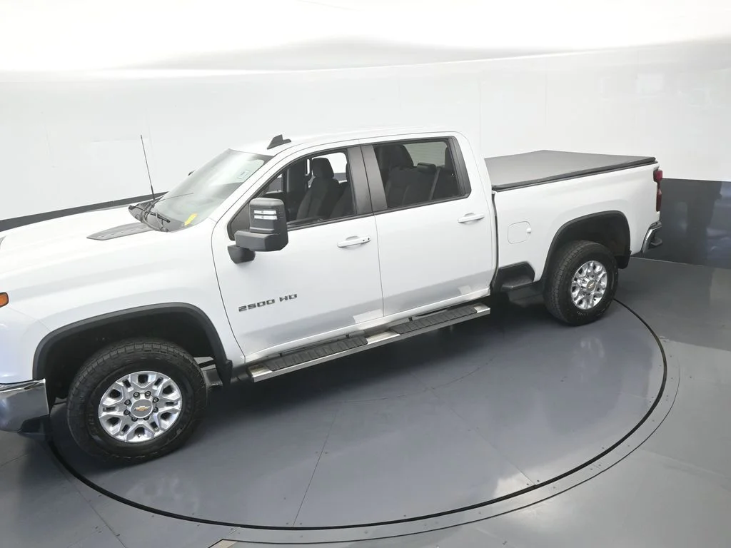 Used 2022 Summit White Chevrolet LT image 42