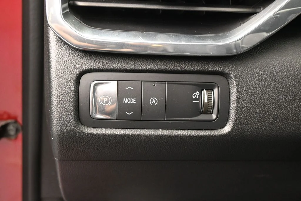 Used 2024 Volcanic Red Tintcoat GMC Elevation image 15