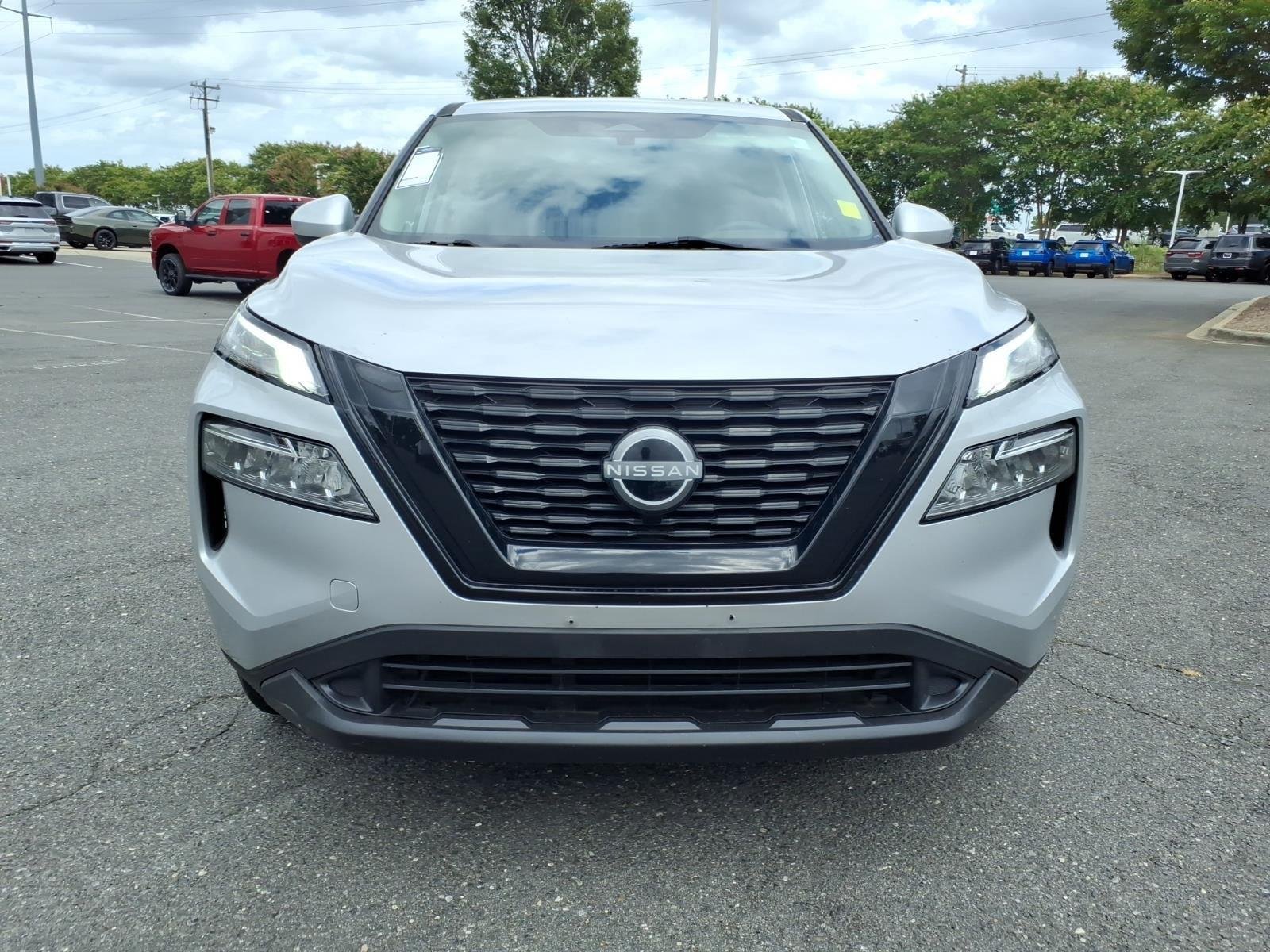 Used 2023 Brilliant Silver Metallic Nissan SV image 12