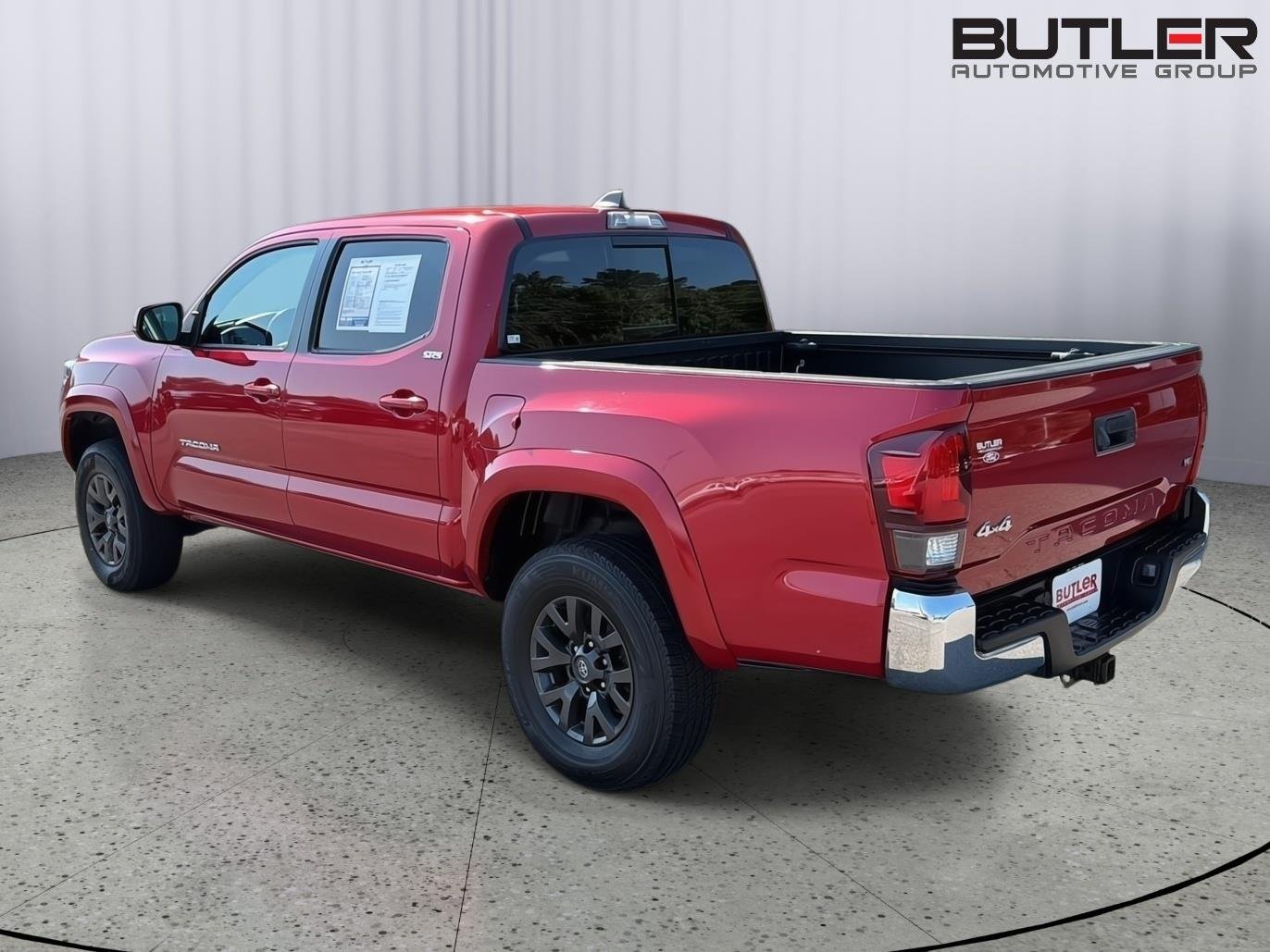 Used 2023 RED Toyota SR5 image 4