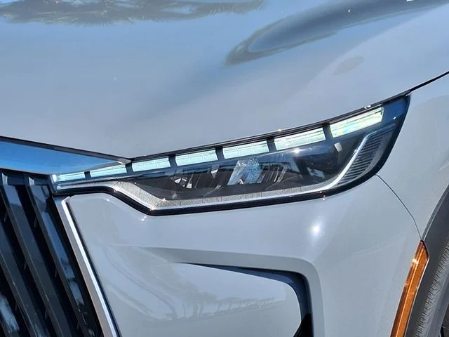 New 2027 HARBOR GRAY INFINITI Luxe FWD image 7